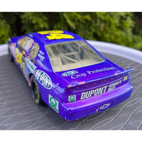Jeff Gordon 1:24 Scale Die-Cast NASCAR Dupont Superman Car #24 Collectible Model - Picture 2 of 9